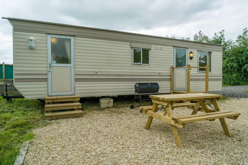 Wind In The Willows: Sleeps 4, Kitchen, Bathroom, Lounge, Wifi Napton on The Hill Exteriör bild