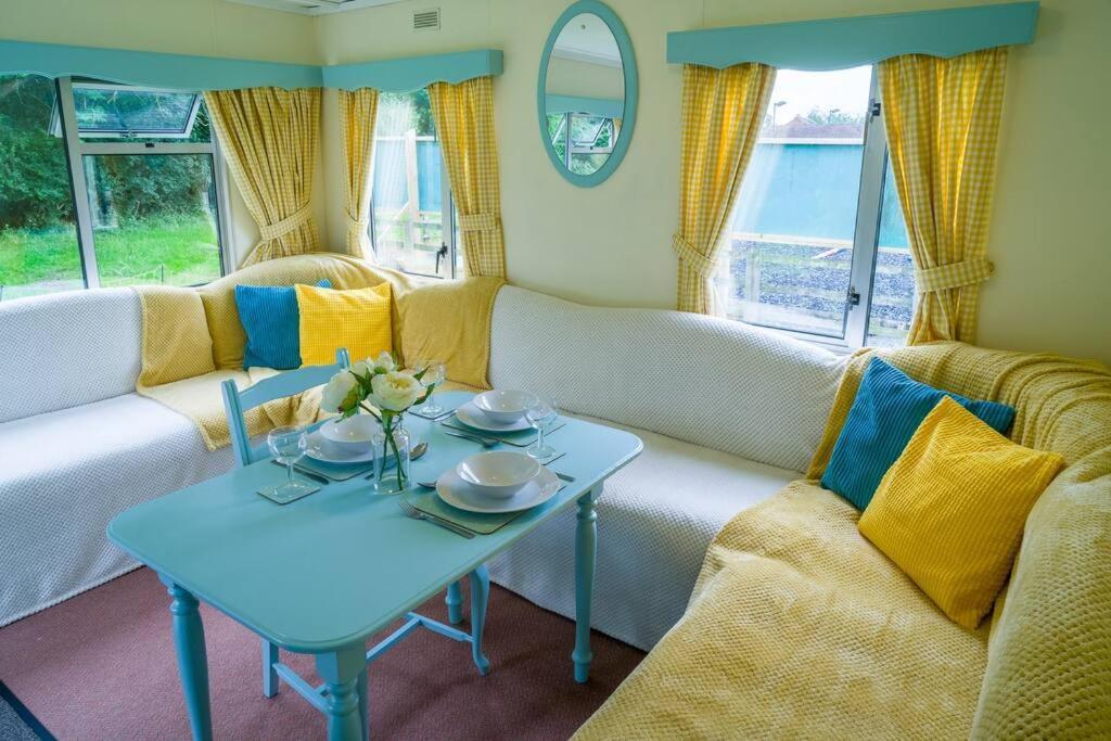 Wind In The Willows: Sleeps 4, Kitchen, Bathroom, Lounge, Wifi Napton on The Hill Exteriör bild