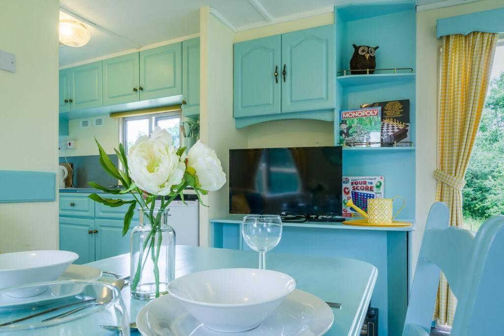 Wind In The Willows: Sleeps 4, Kitchen, Bathroom, Lounge, Wifi Napton on The Hill Exteriör bild