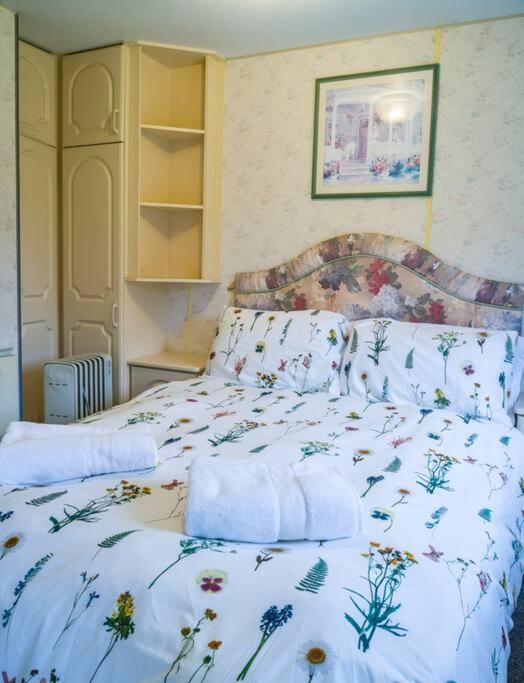Wind In The Willows: Sleeps 4, Kitchen, Bathroom, Lounge, Wifi Napton on The Hill Exteriör bild